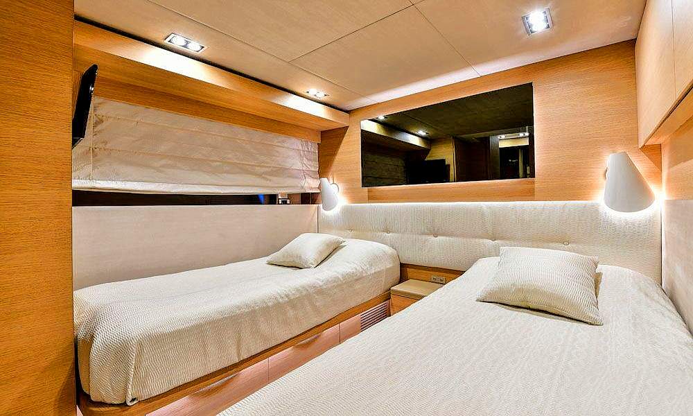 Charter-Motor-Yacht-AMER-ICA-in-Greece-HELLAS-YACHTING-14